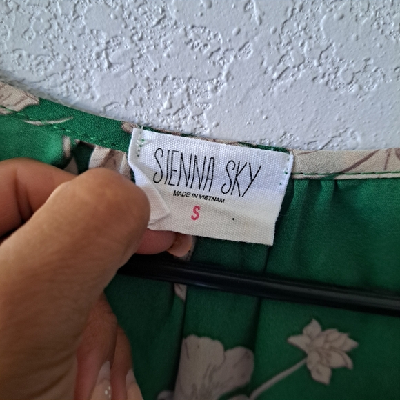 Sienna Sky Green Floral Blouse - Picture 2 of 6